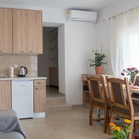 Apartments Tri Mora Ražanac Extérieur photo