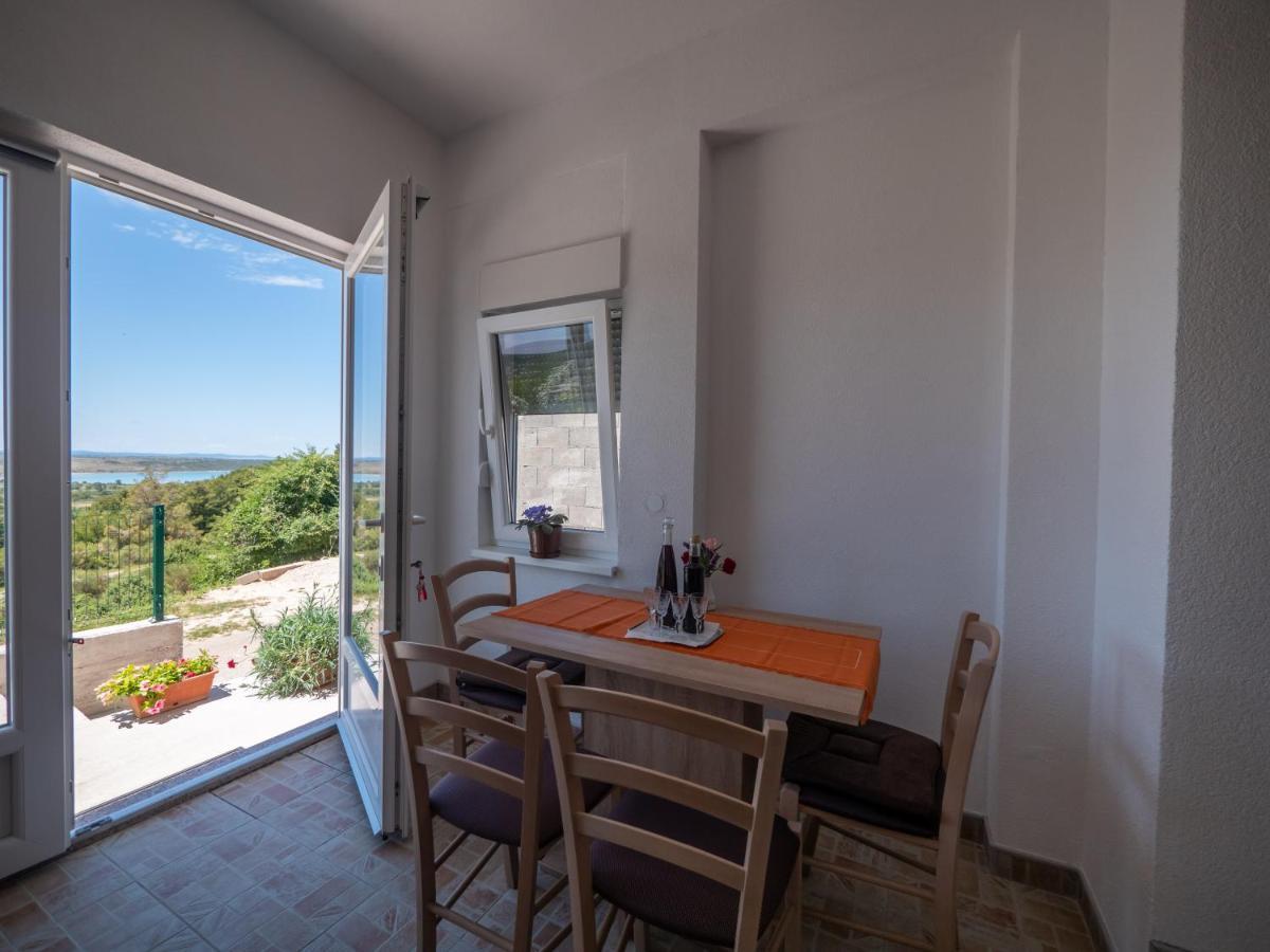 Apartments Tri Mora Ražanac Extérieur photo