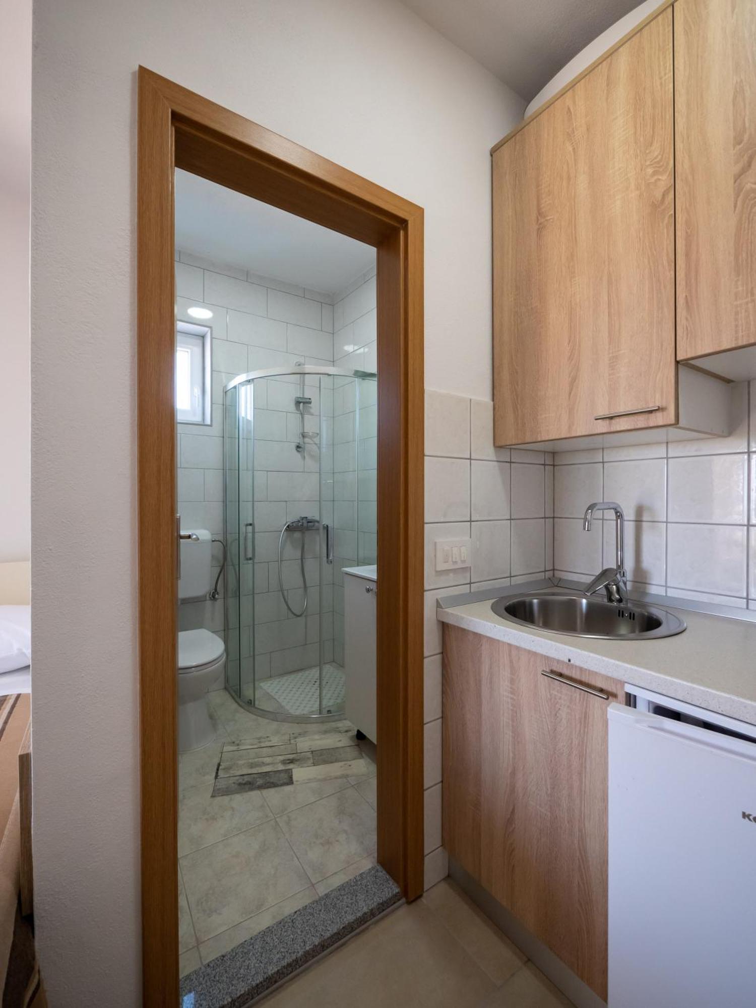 Apartments Tri Mora Ražanac Chambre photo