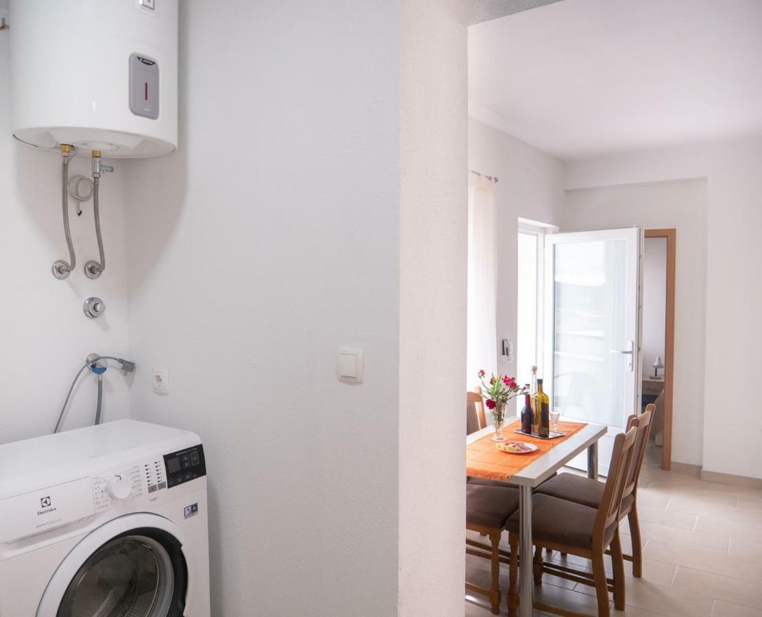 Apartments Tri Mora Ražanac Extérieur photo