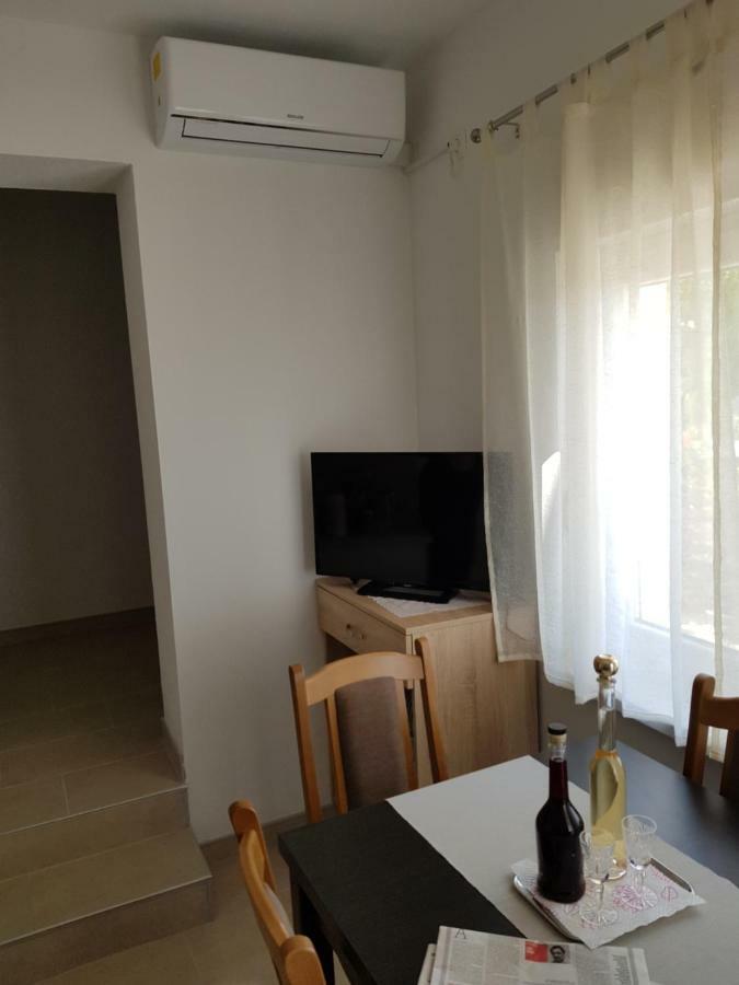 Apartments Tri Mora Ražanac Extérieur photo